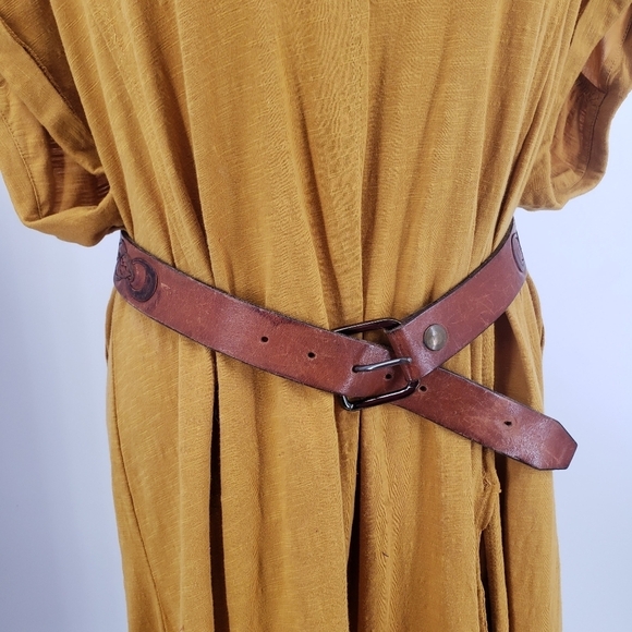 Vintage Artisan handmade belt women 30 brown embossed tooled vine leaf pattern - Picture 2 of 15